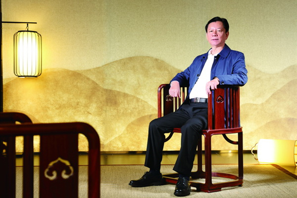 鍛造中國新明式紅木品牌 陳國壽攜國壽椅走向世界